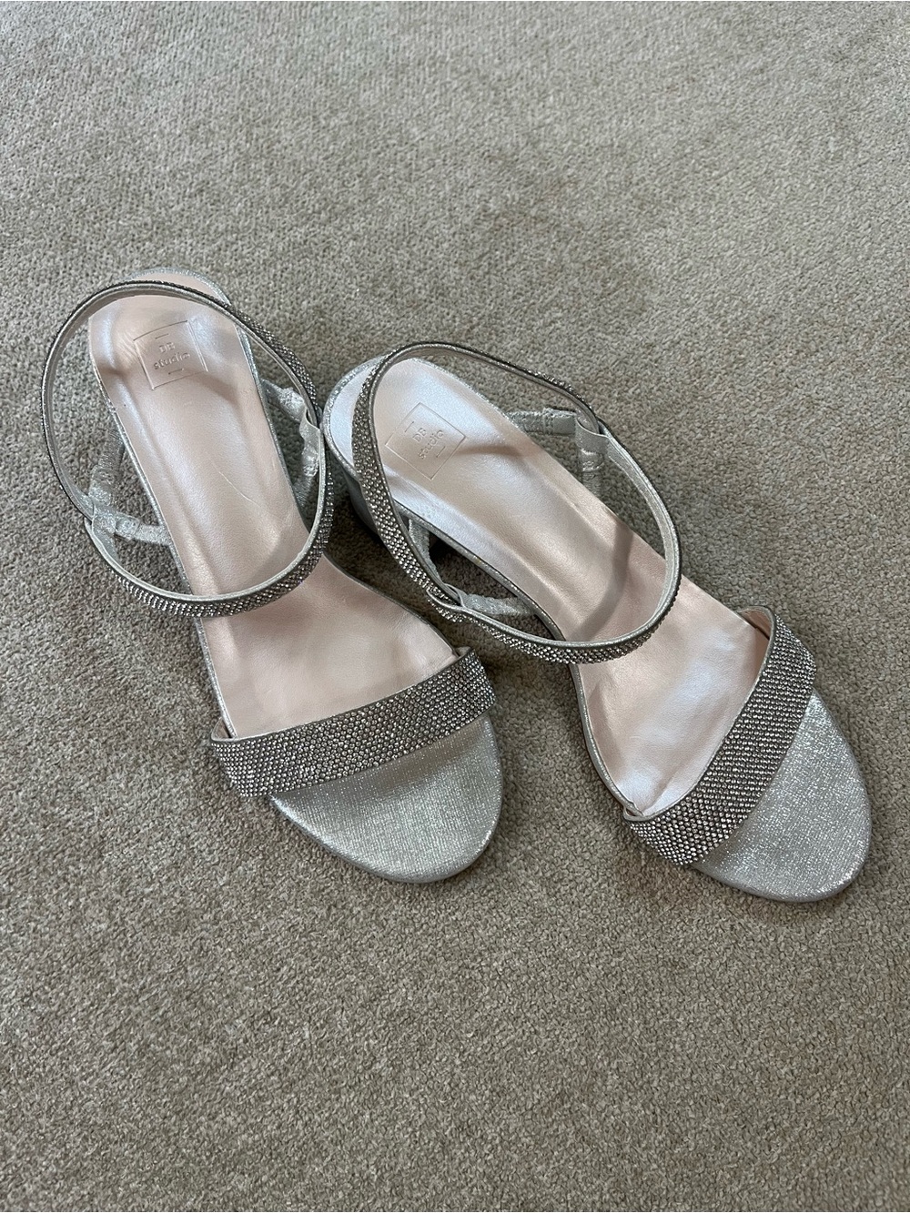 David's Bridal Silver Rhinestone Strap Slingback Sandals Annie size 8 - Picture 2 of 7